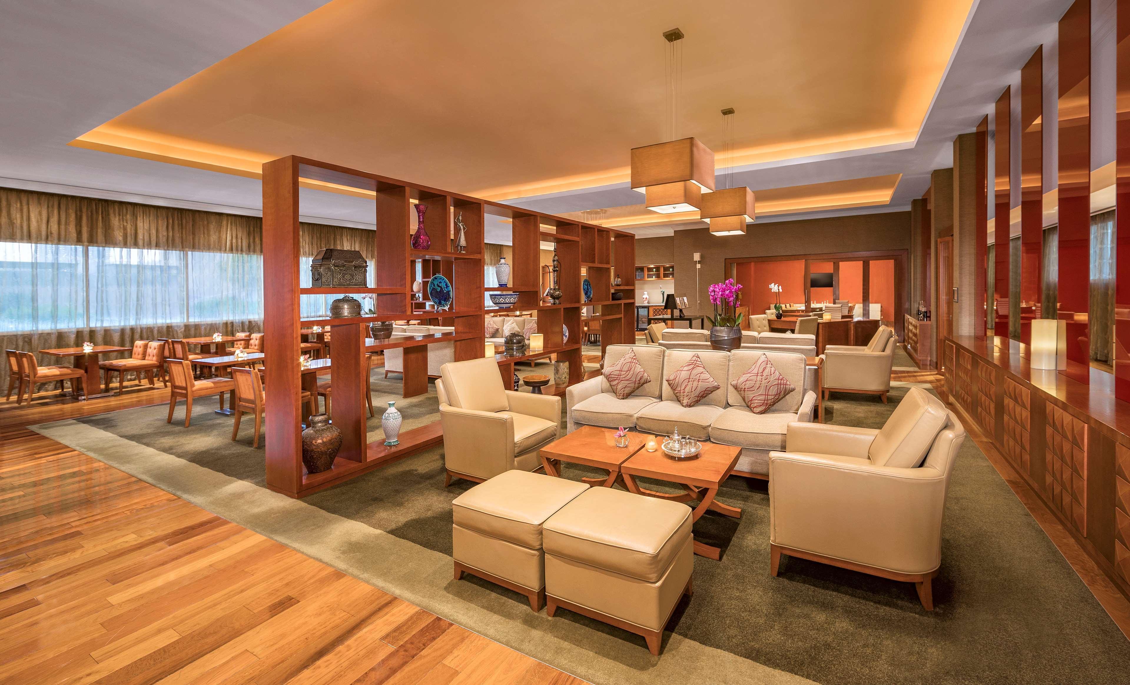 Grand Hyatt Doha Hotel & Villas Exterior photo The lounge at the airport