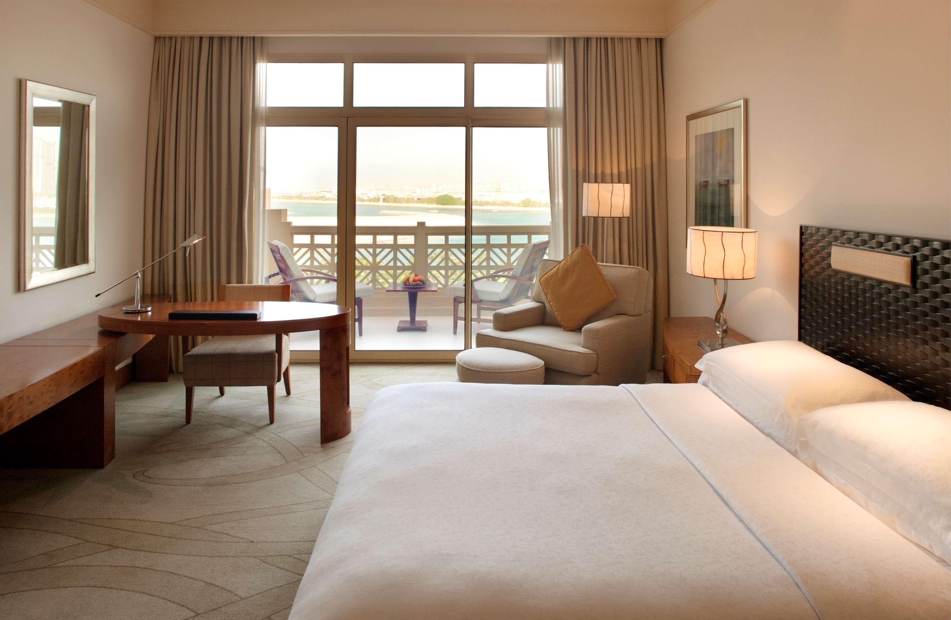 Grand Hyatt Doha Hotel & Villas Exterior photo A guest room at the Jumeirah Beach Hotel