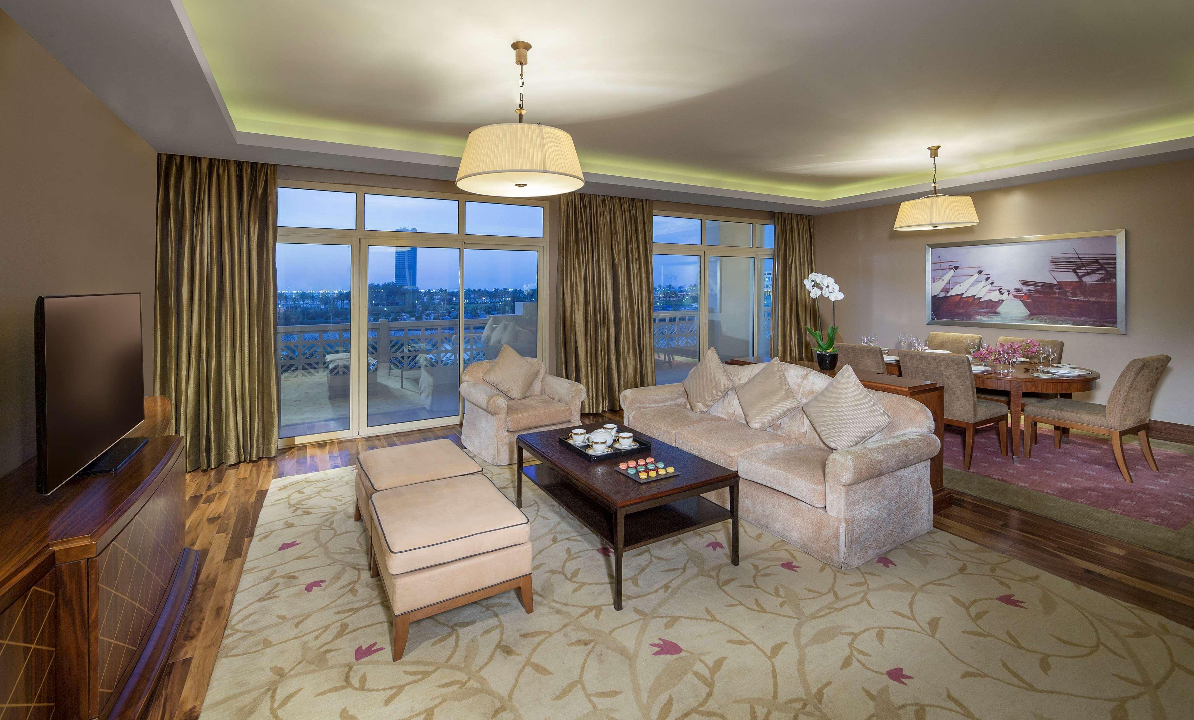Grand Hyatt Doha Hotel & Villas Exterior photo A suite at the hotel