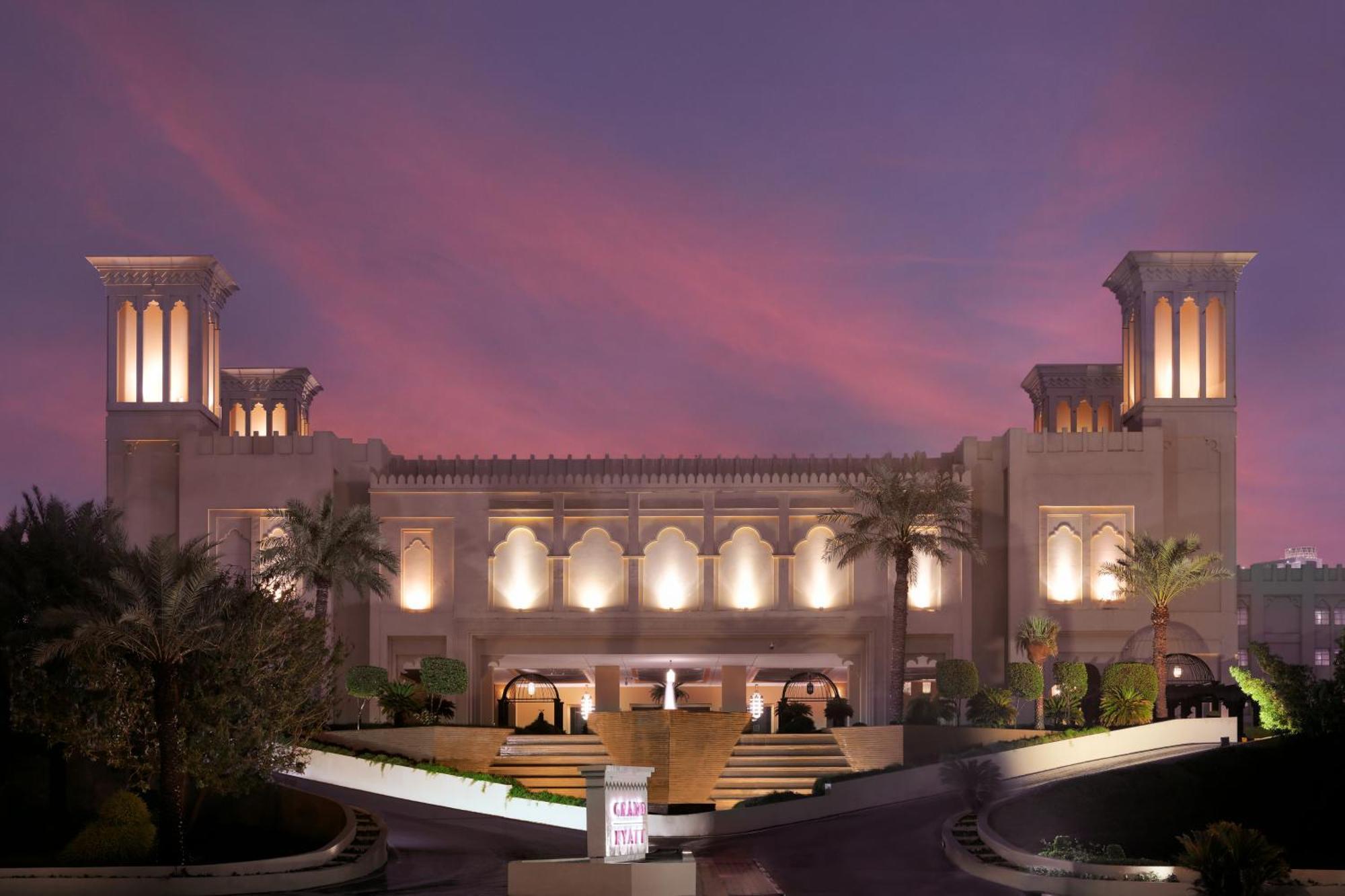 Grand Hyatt Doha Hotel & Villas Exterior photo The Ritz-Carlton, Manama